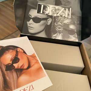 DEZI 2000’s in black/dark smoke